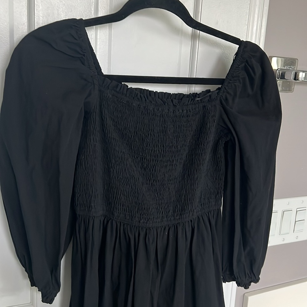Mod Ref Quarter Sleeve Black Shirred Puff Sleeve Smocked Mini Dress - Picture 3 of 8